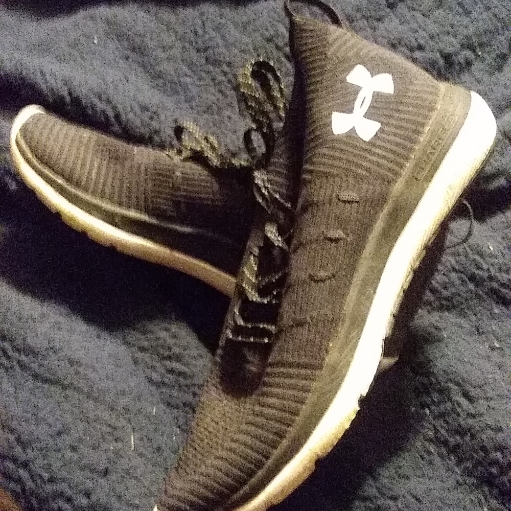 Shoes - Picture 4 of 4